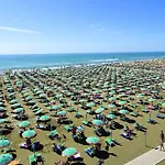 Апартаменти Peaceful On The Coast Of